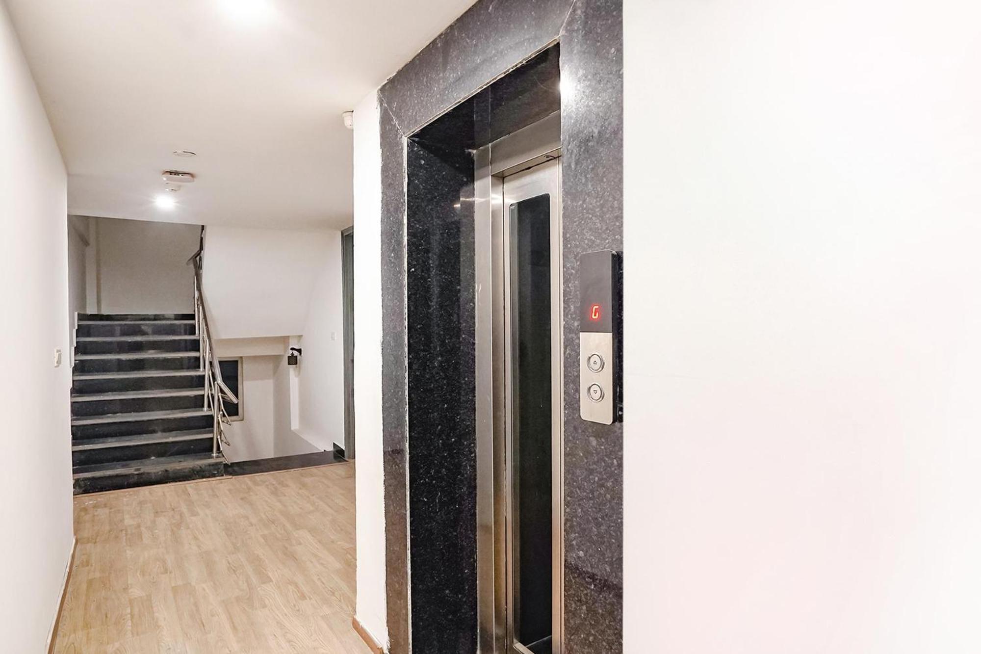 Super Townhouse O Hotel Aditya Residency Near Parthala Over Bridge Sector 121 Noida Indirapuram Exterior photo