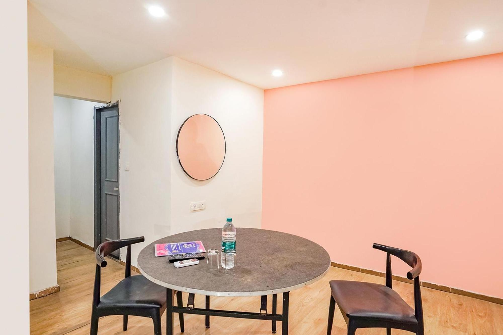 Super Townhouse O Hotel Aditya Residency Near Parthala Over Bridge Sector 121 Noida Indirapuram Exterior photo