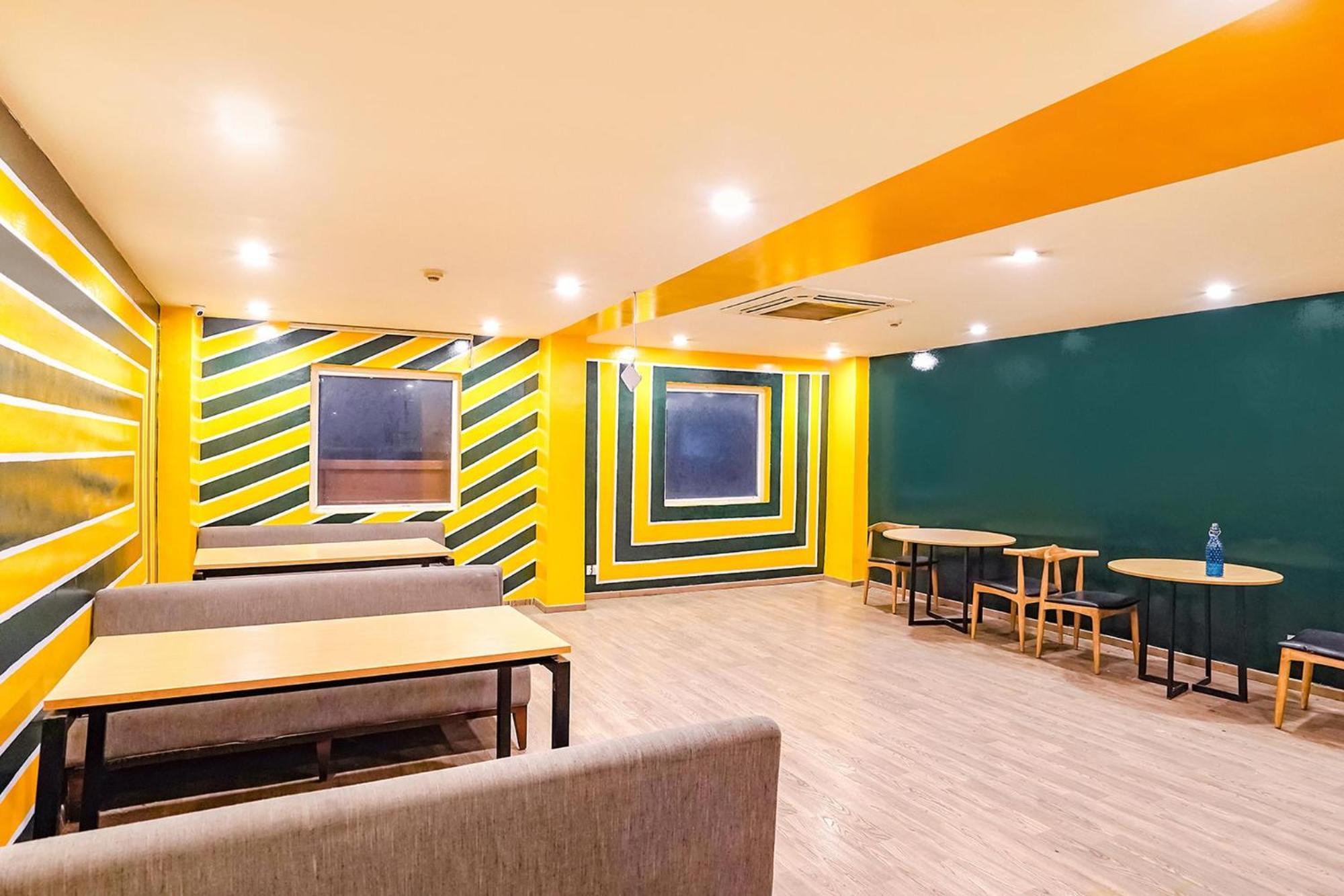Super Townhouse O Hotel Aditya Residency Near Parthala Over Bridge Sector 121 Noida Indirapuram Exterior photo