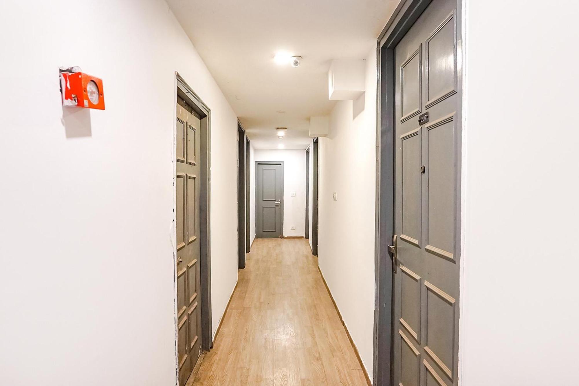 Super Townhouse O Hotel Aditya Residency Near Parthala Over Bridge Sector 121 Noida Indirapuram Exterior photo