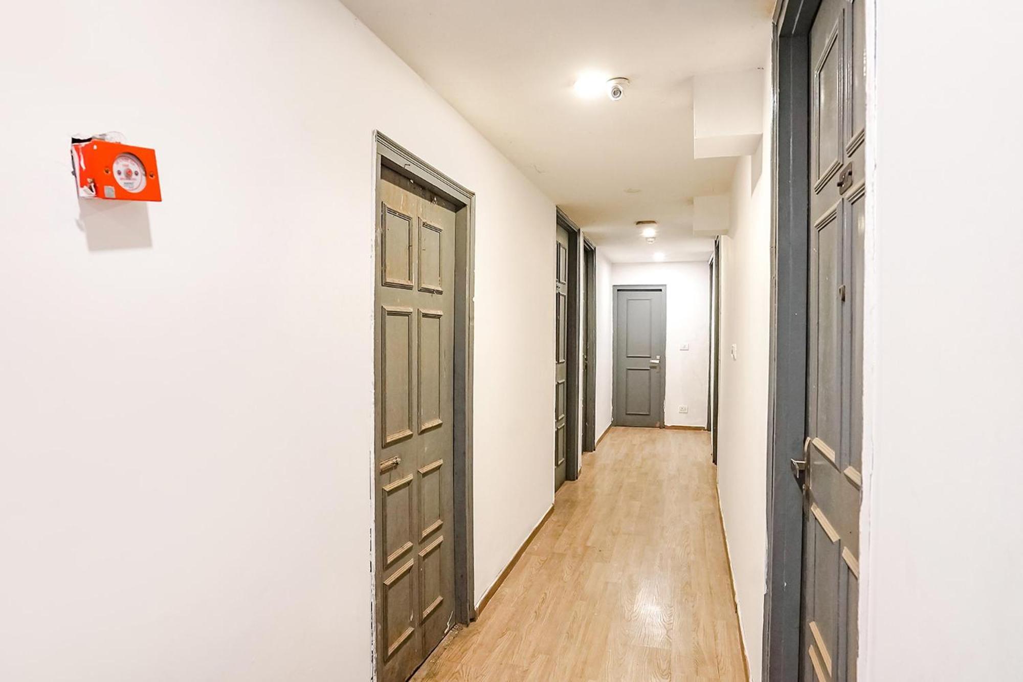 Super Townhouse O Hotel Aditya Residency Near Parthala Over Bridge Sector 121 Noida Indirapuram Exterior photo