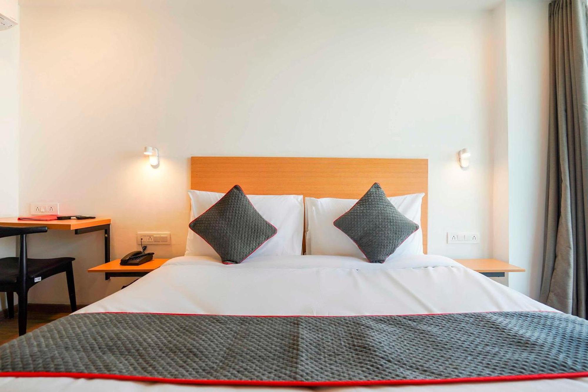 Super Townhouse O Hotel Aditya Residency Near Parthala Over Bridge Sector 121 Noida Indirapuram Exterior photo