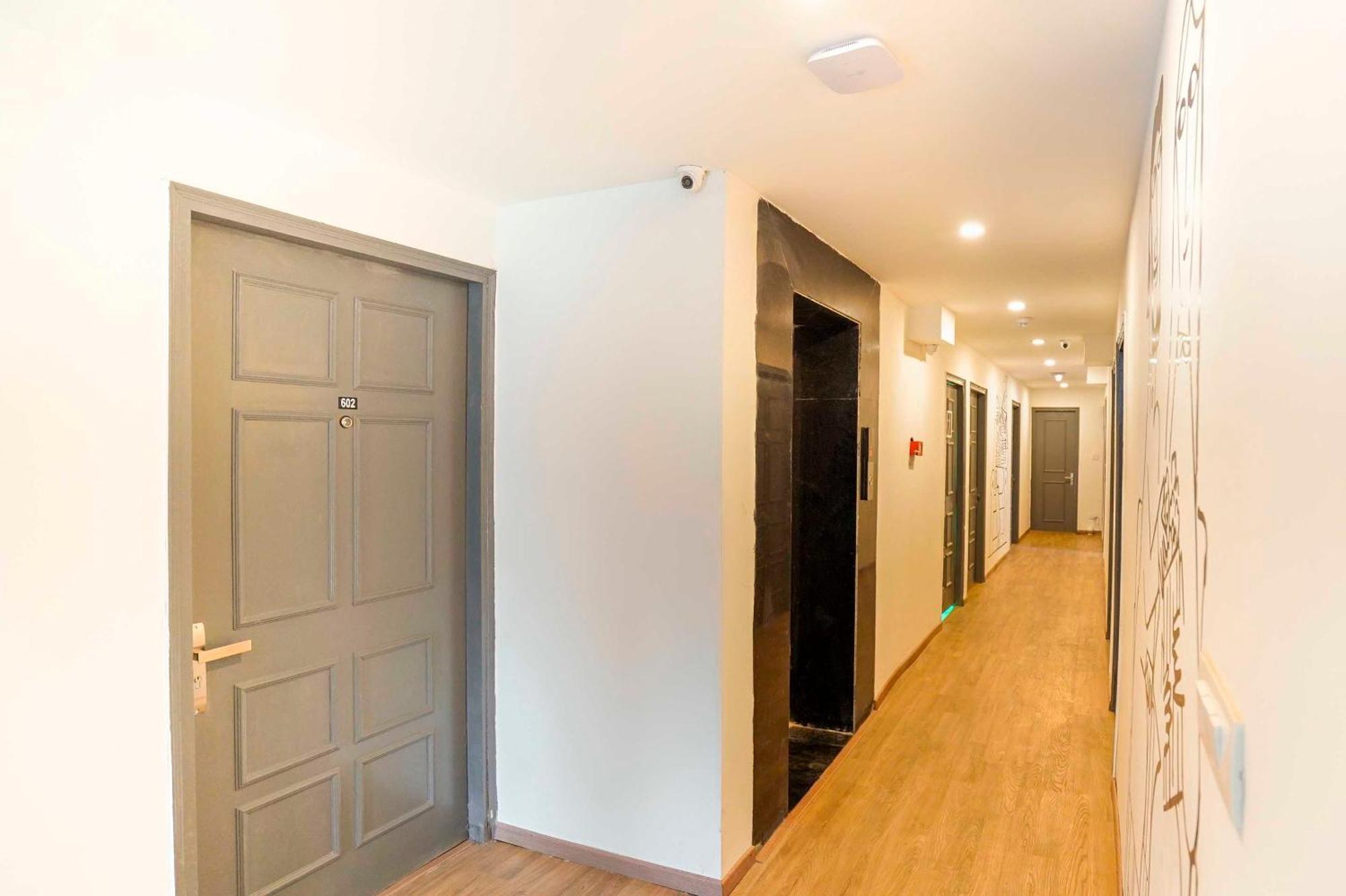 Super Townhouse O Hotel Aditya Residency Near Parthala Over Bridge Sector 121 Noida Indirapuram Exterior photo