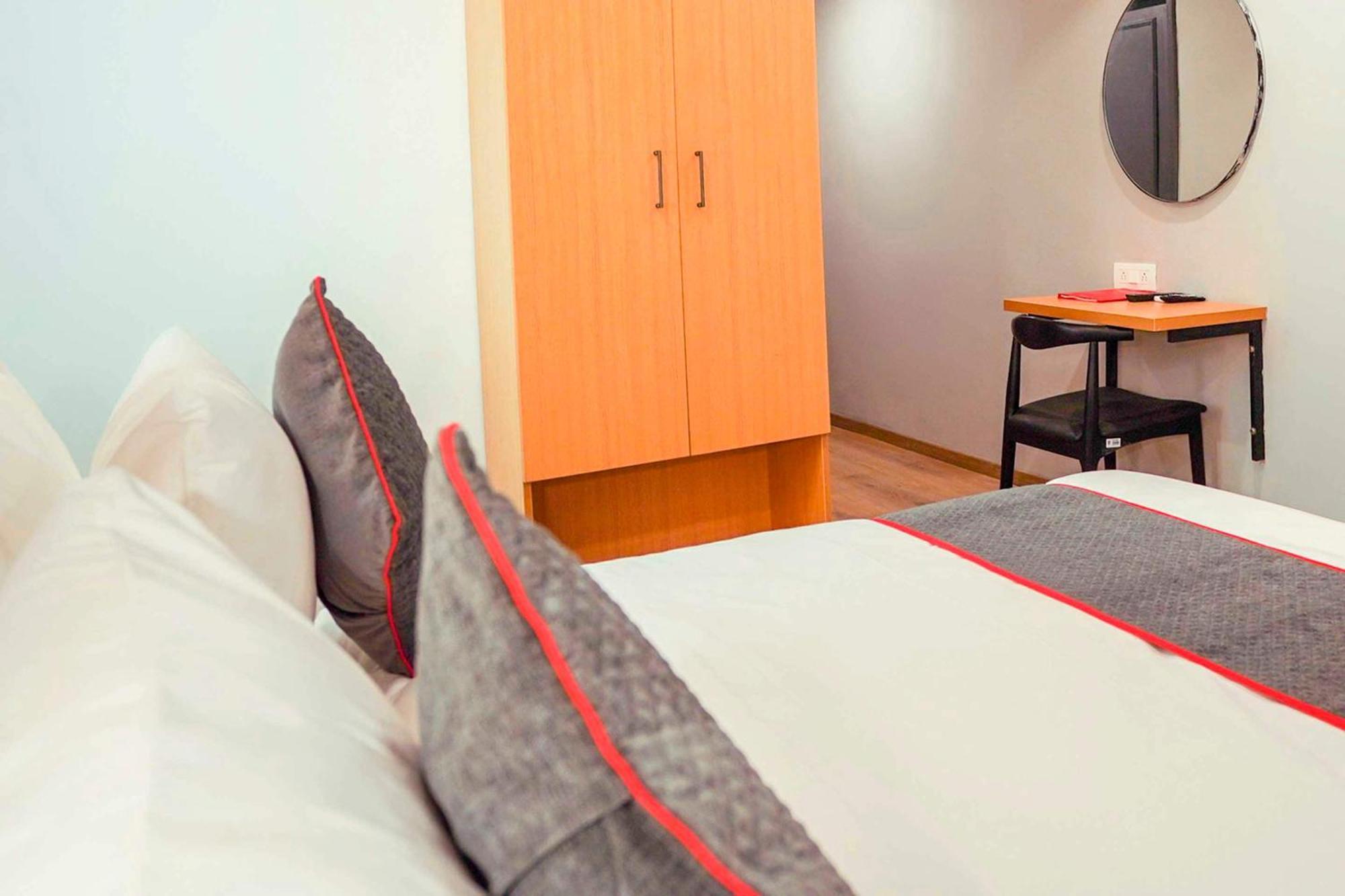 Super Townhouse O Hotel Aditya Residency Near Parthala Over Bridge Sector 121 Noida Indirapuram Exterior photo