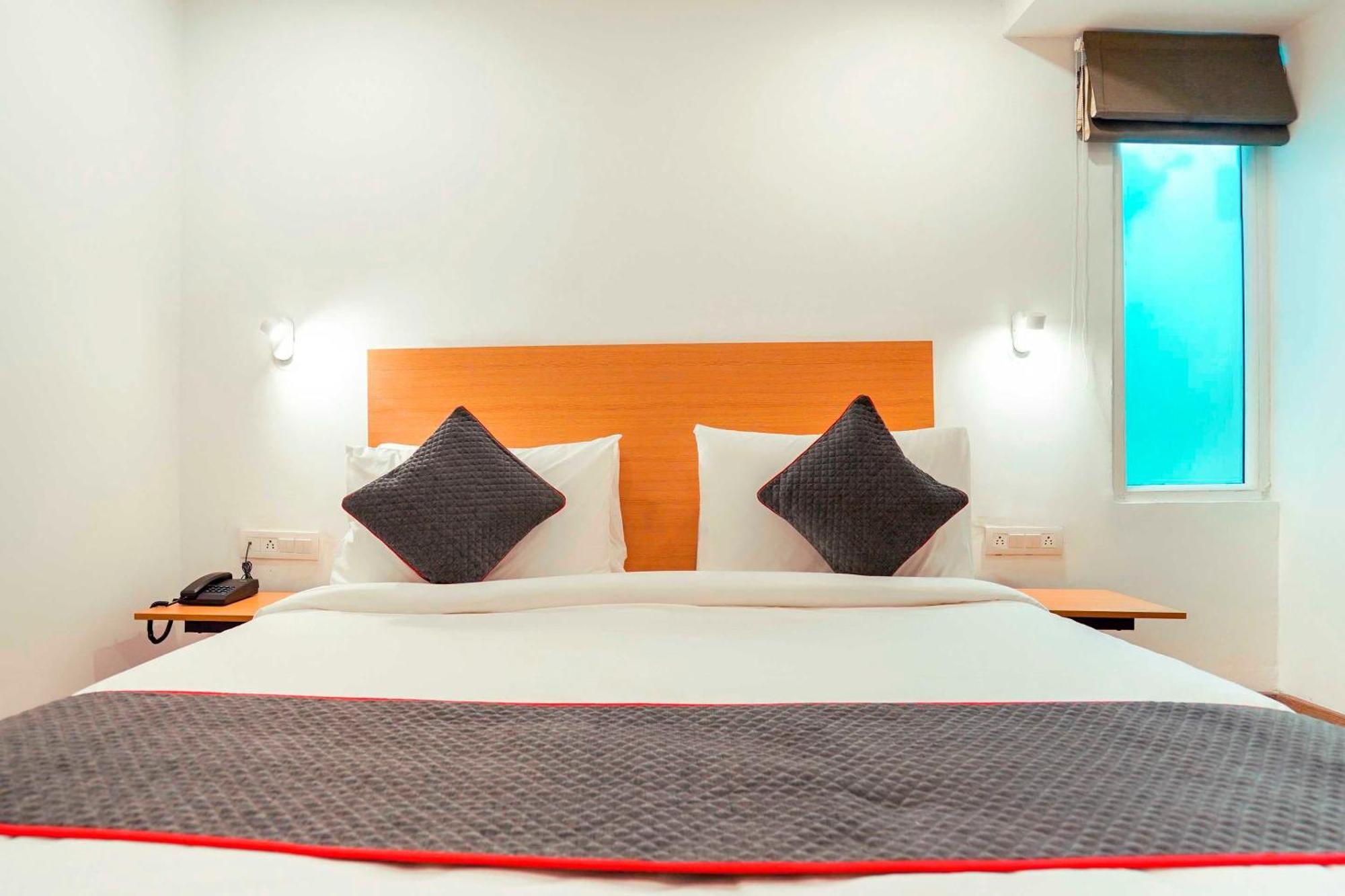 Super Townhouse O Hotel Aditya Residency Near Parthala Over Bridge Sector 121 Noida Indirapuram Exterior photo