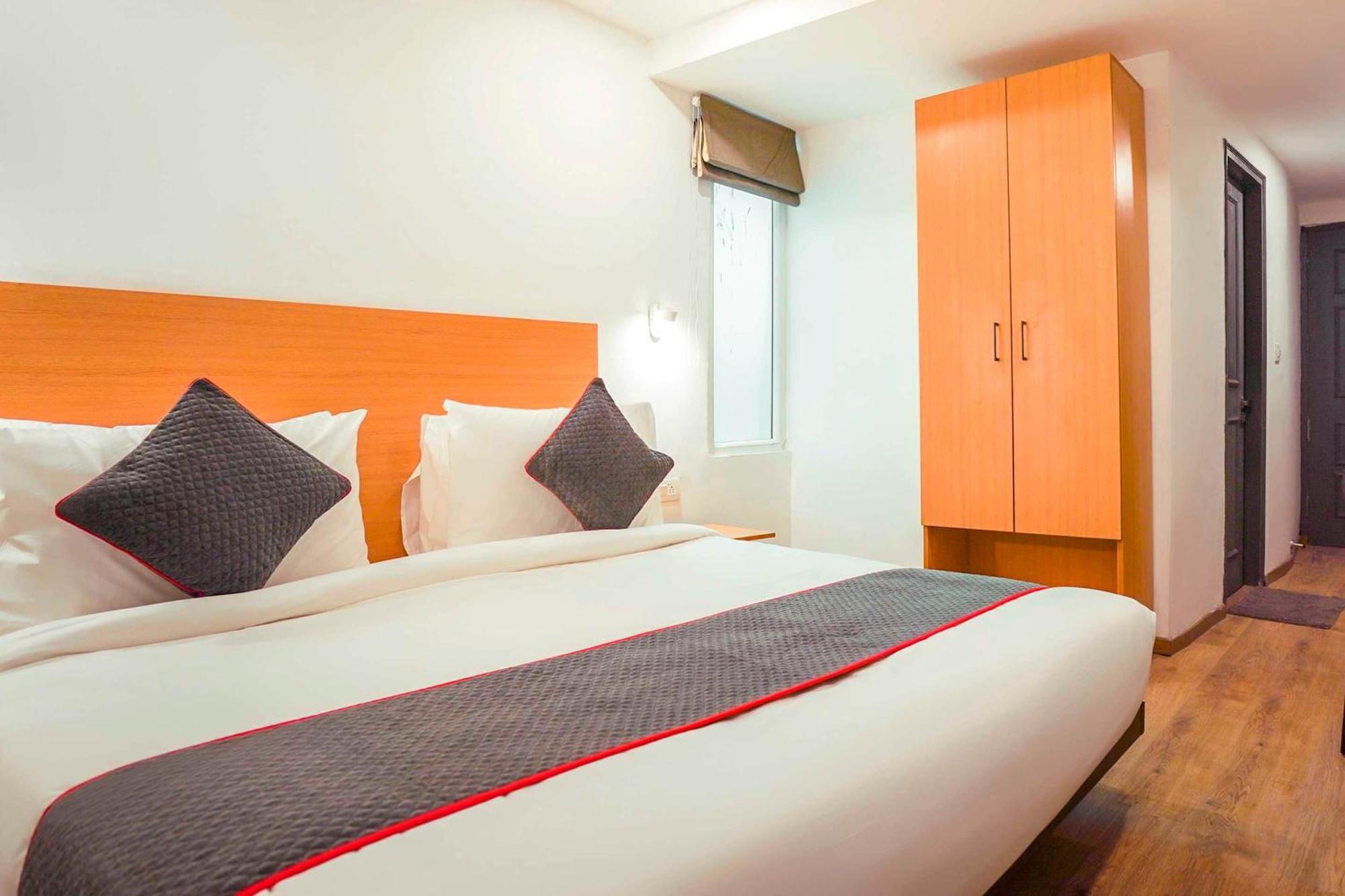 Super Townhouse O Hotel Aditya Residency Near Parthala Over Bridge Sector 121 Noida Indirapuram Exterior photo